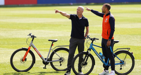 Koeman and Van Dijk Back Netherlands to Beat Morocco